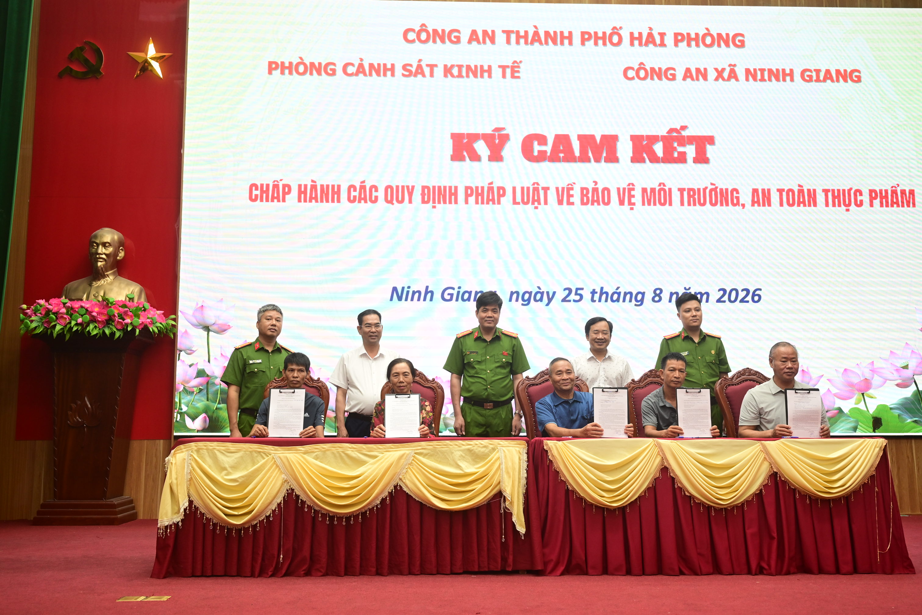 Phòng Cảnh sát kinh tế: Tuyên truyền pháp luật về bảo vệ môi trường và an toàn thực phẩm tại xã Ninh Giang